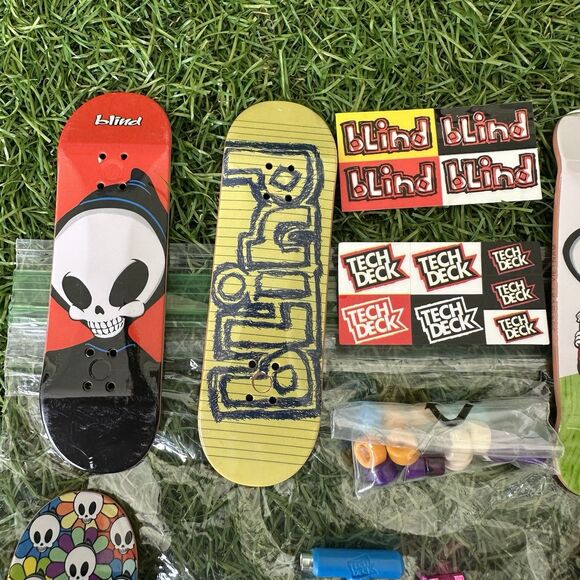 Vintage Y2K Tech Deck Blind Toy Skateboard Lot Of 5 Skeletons Wheels Tool Screws - Picture 5 of 12